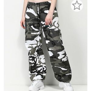 ZUMIEZ baggy cargo pants